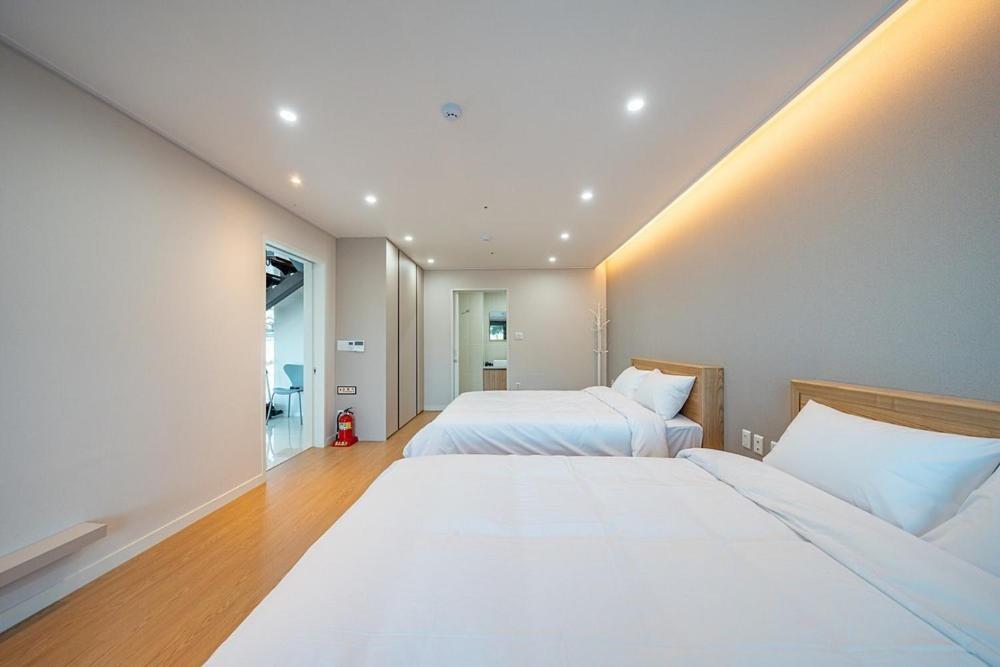 Jecheon The Shine Cheongpung Hotel Ruang foto