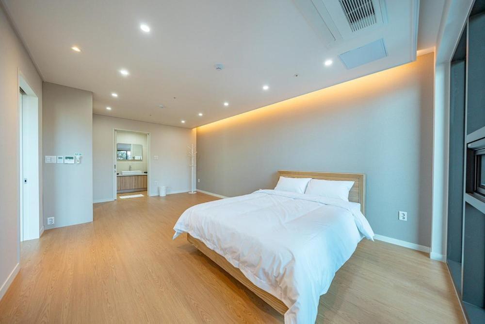 Jecheon The Shine Cheongpung Hotel Ruang foto