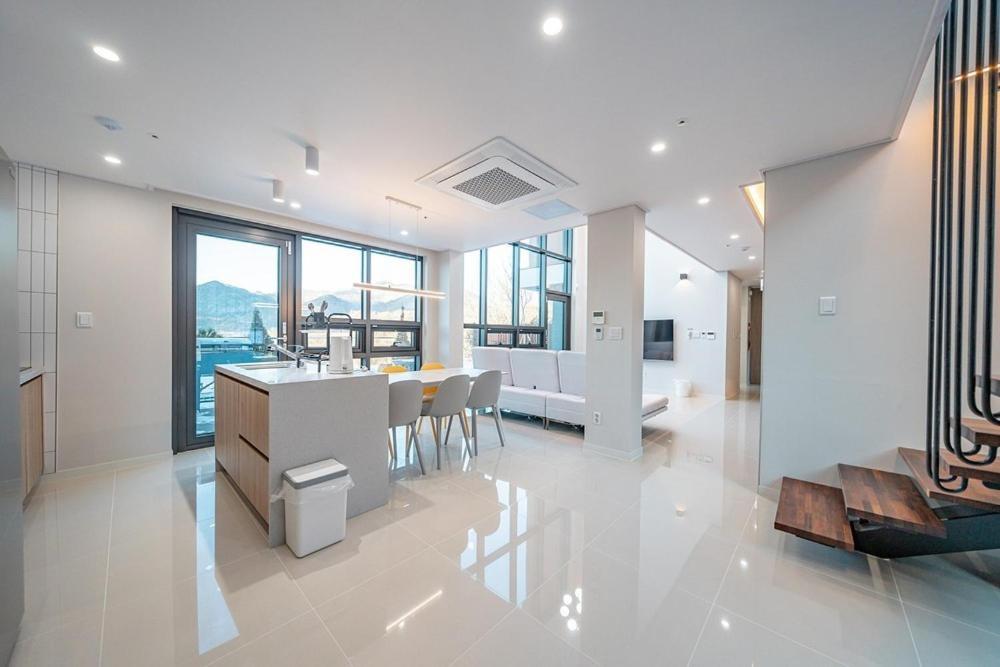 Jecheon The Shine Cheongpung Hotel Ruang foto