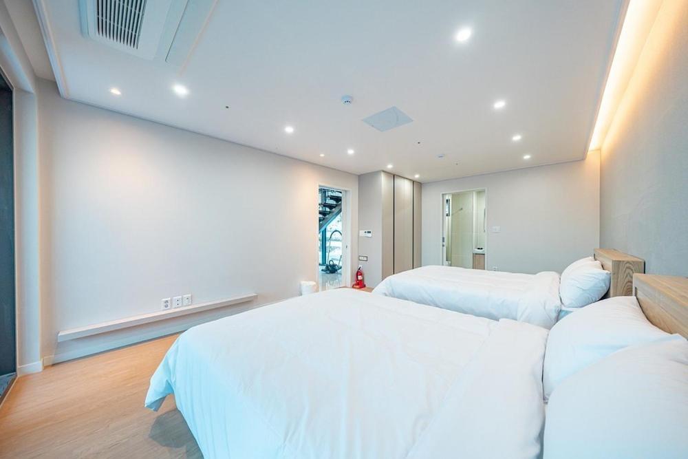Jecheon The Shine Cheongpung Hotel Ruang foto