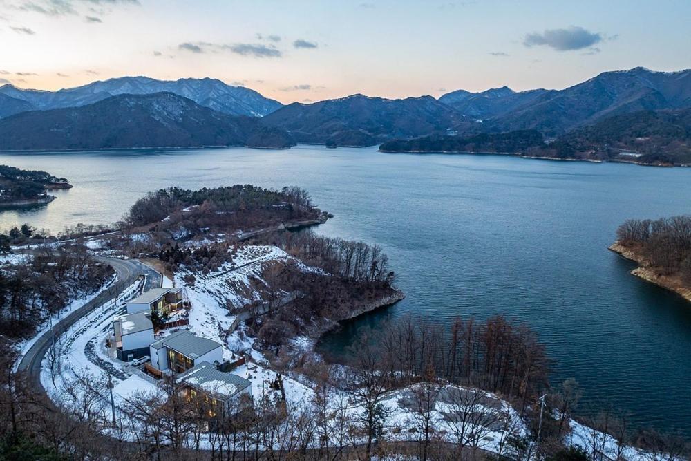 Jecheon The Shine Cheongpung Hotel Bagian luar foto